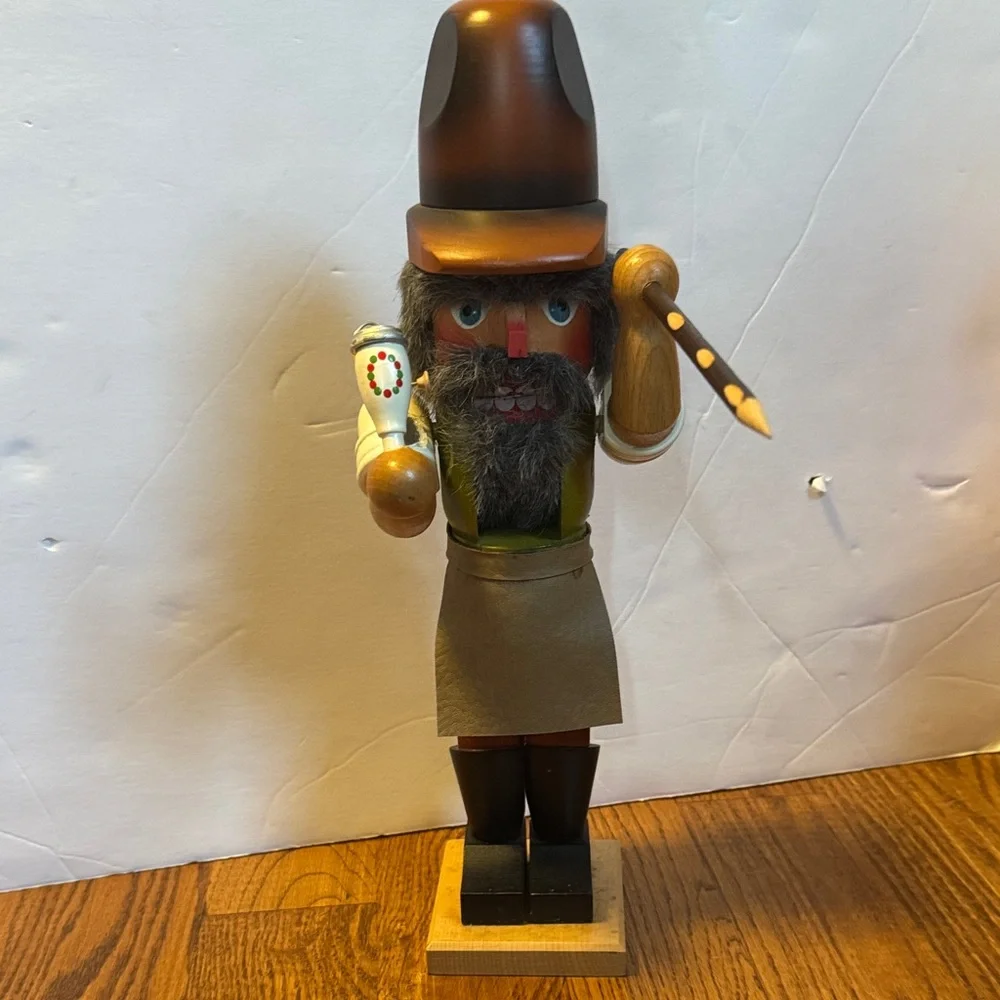 Holzkunst Christian Ulbricht German Smoking Woodsman Nutcracker